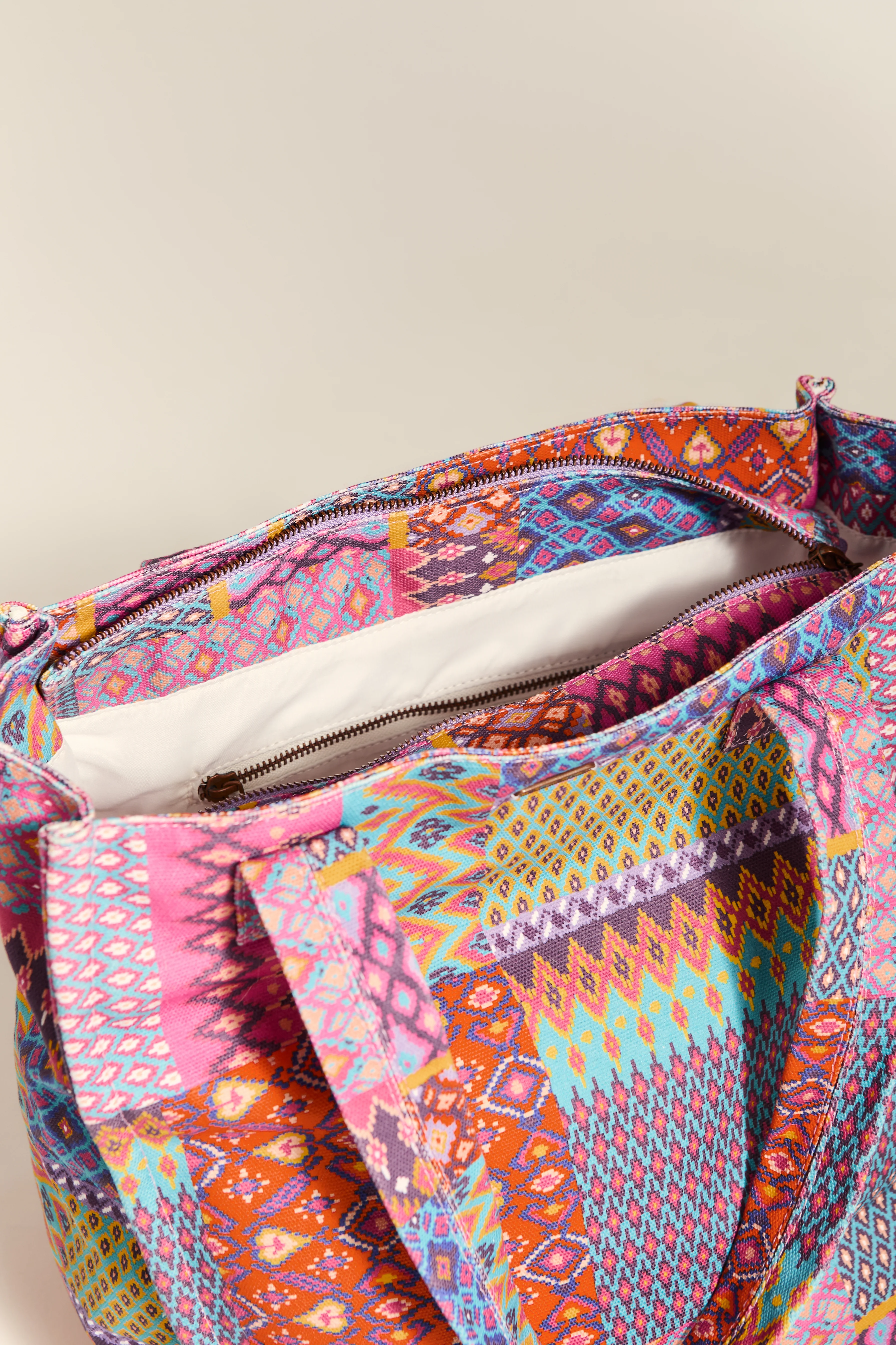 Utopia Tigerlily Beach Tote Bag - Image 2